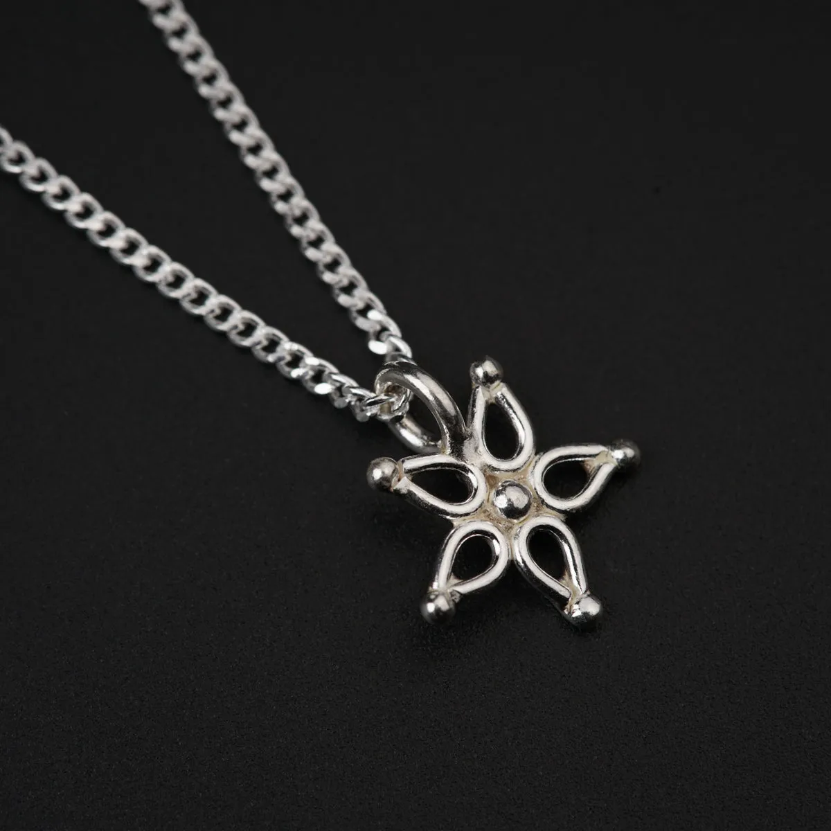 Daily Wear Silver Shiny Sadafulee Necklace
