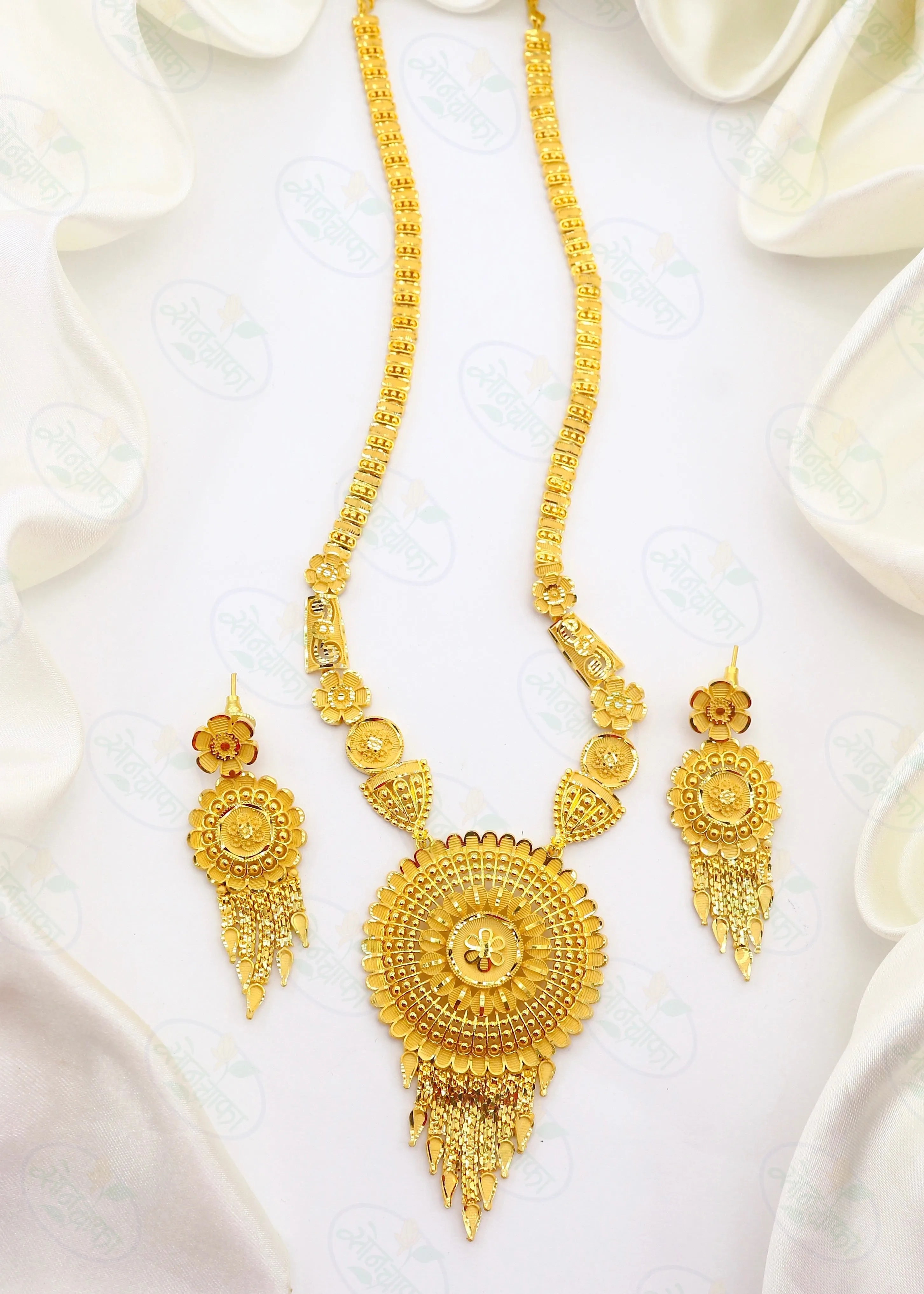 FANCY GOLD PLATED NECKLACE
