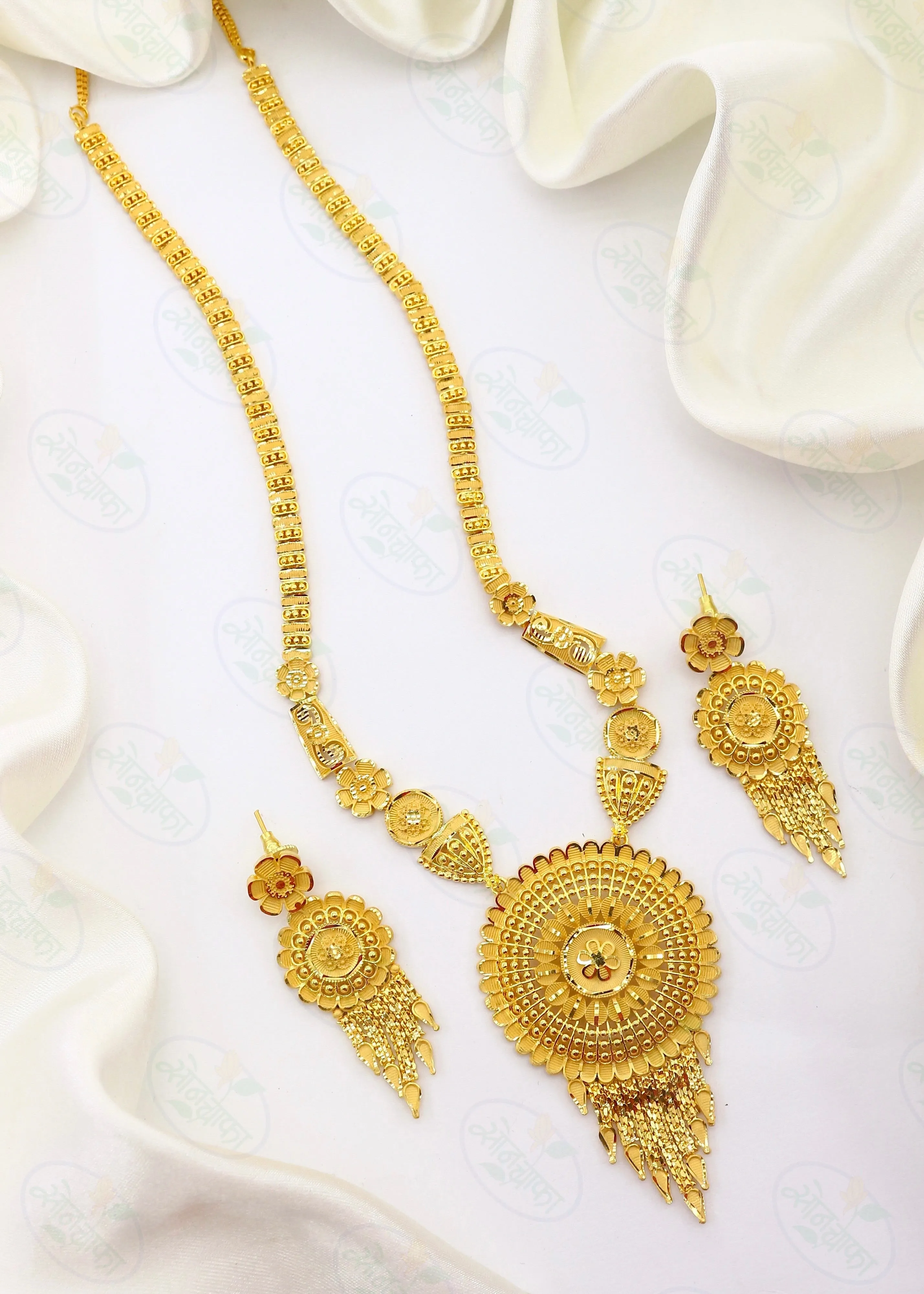 FANCY GOLD PLATED NECKLACE