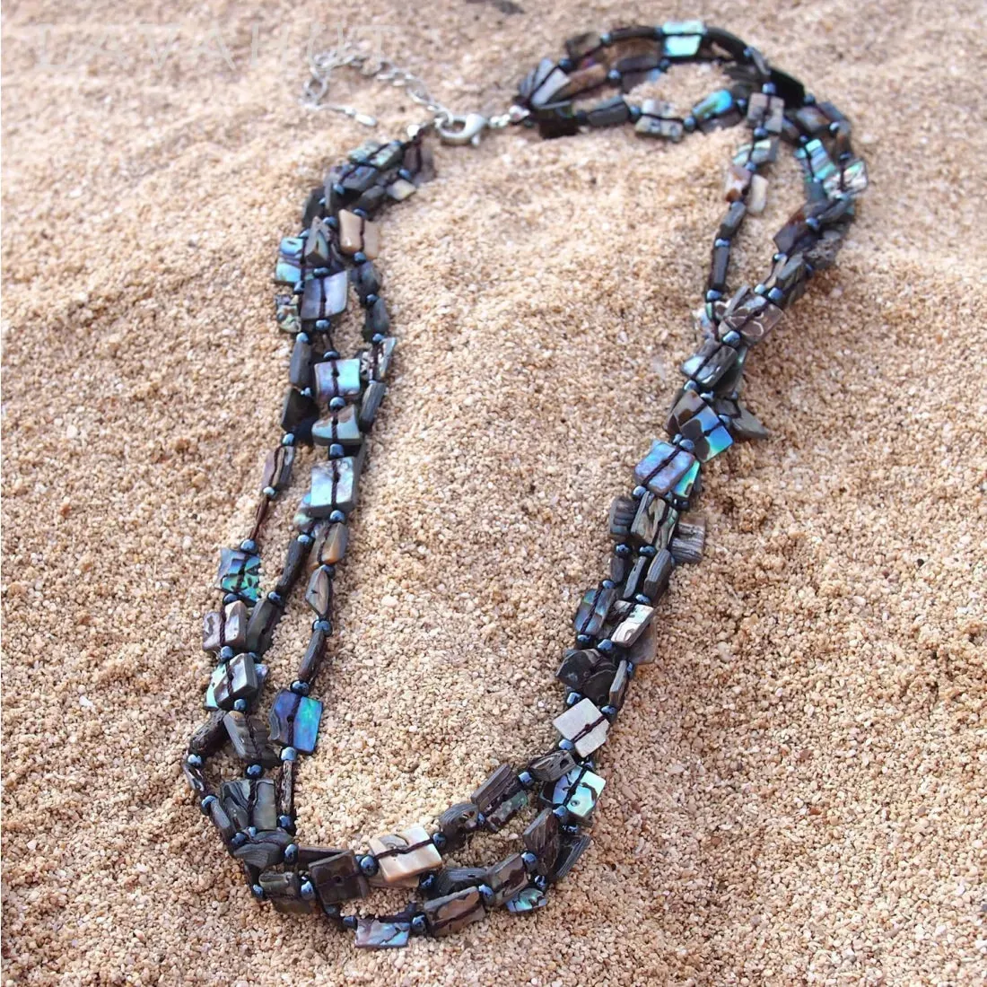 Hanauma Black Mother-of-Pearl Hawaiian Necklace