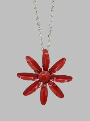 Metal Daisy Pendant Necklace in Red