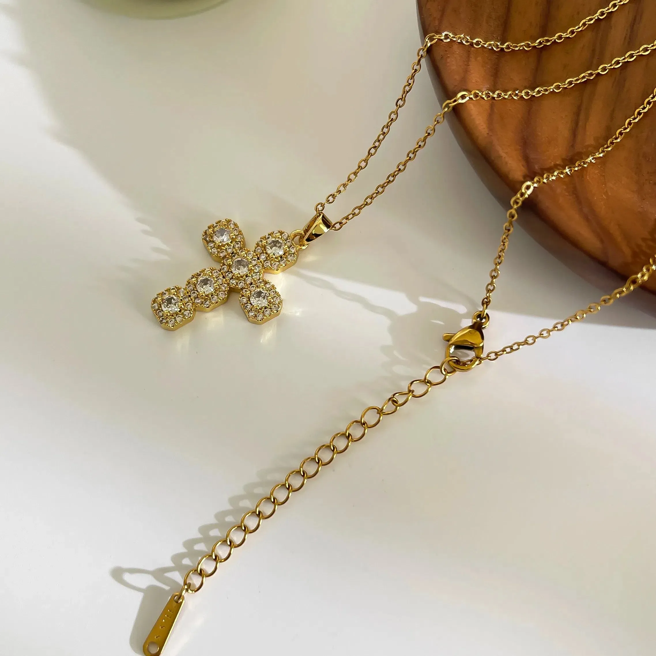 Peri'sbox Fashion Shiny Cross Pendant Necklace with Zirconia