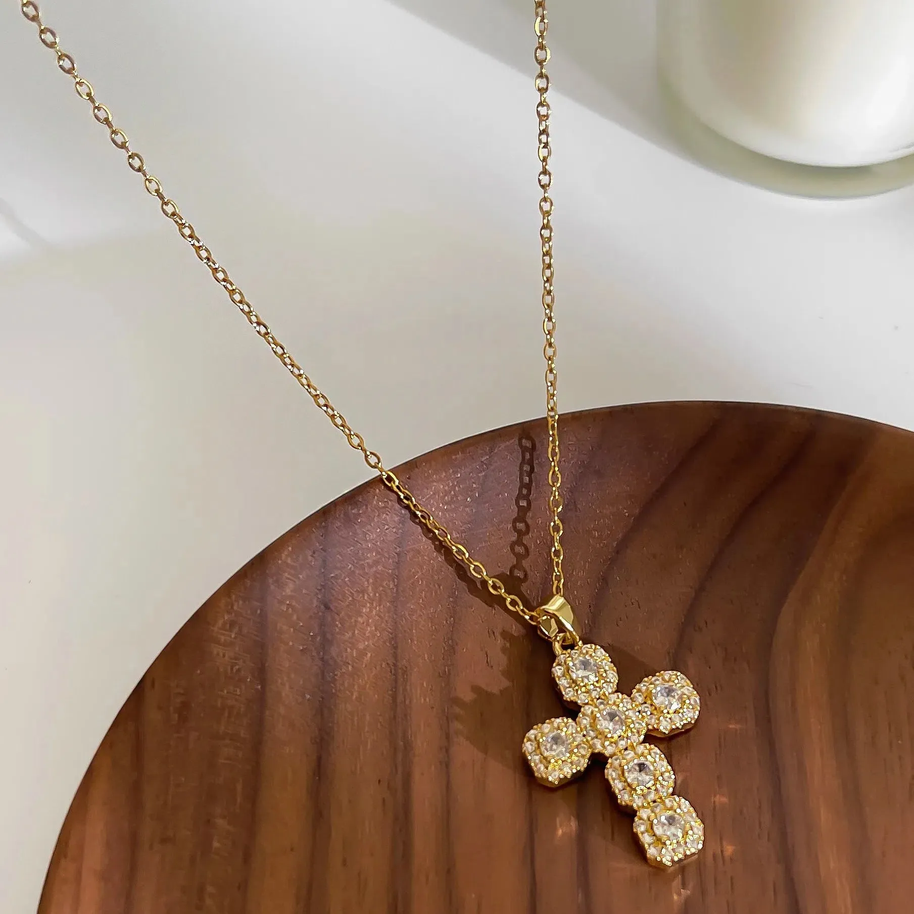 Peri'sbox Fashion Shiny Cross Pendant Necklace with Zirconia