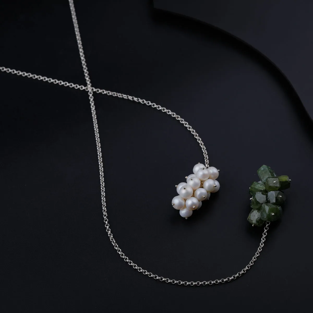 Silver Tie & Wear Necklace with Emerald and Pearls