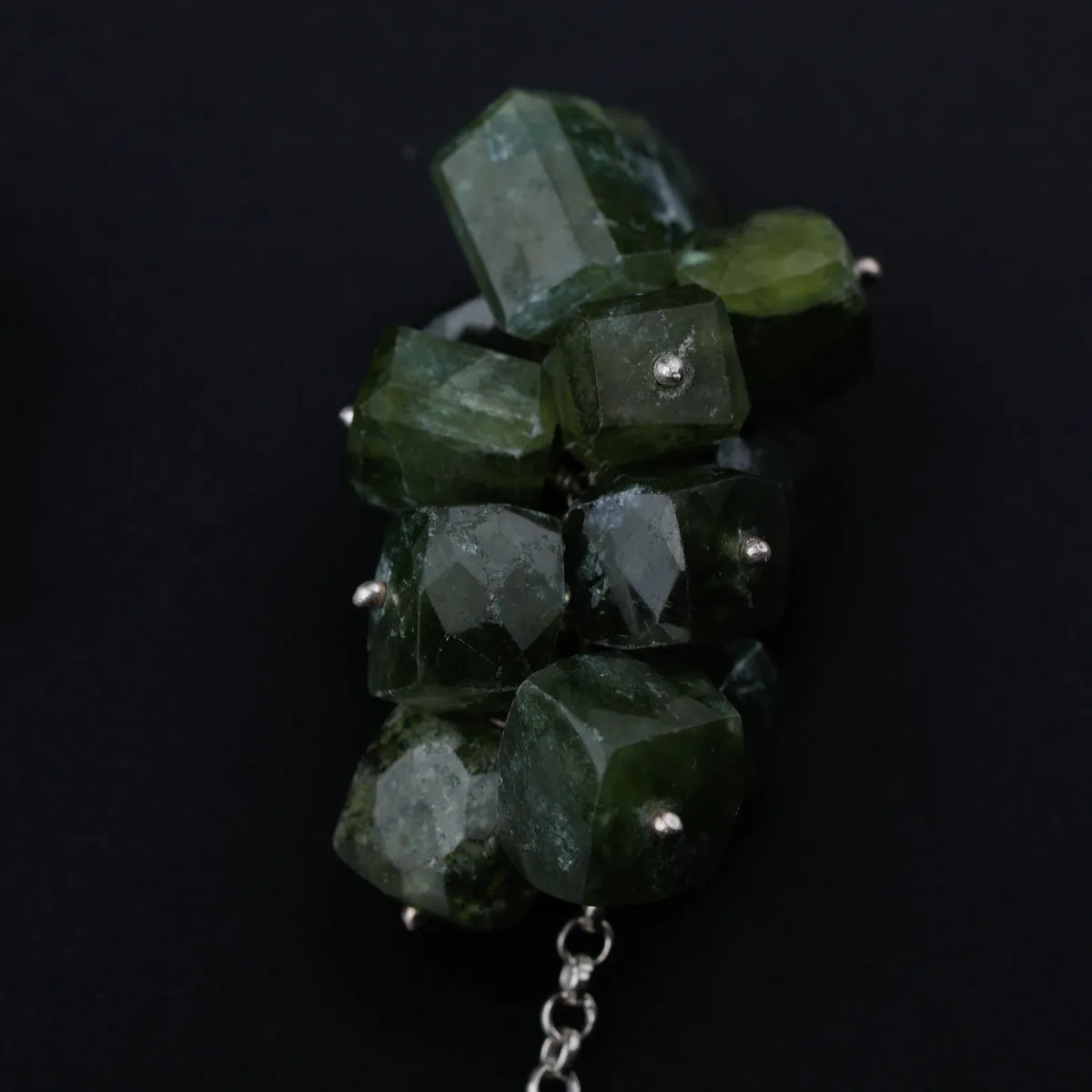 Silver Tie & Wear Necklace with Emerald and Pearls