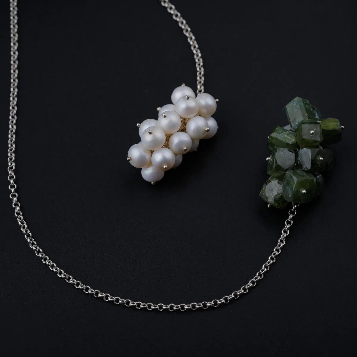 Silver Tie & Wear Necklace with Emerald and Pearls